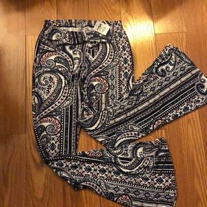 Super soft size small bell bottom leggings